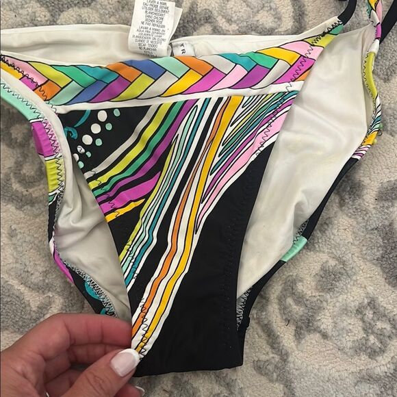 Trina Turk size 4 tropical Multicolor Striped Bikini Bottom - Picture 2 of 5
